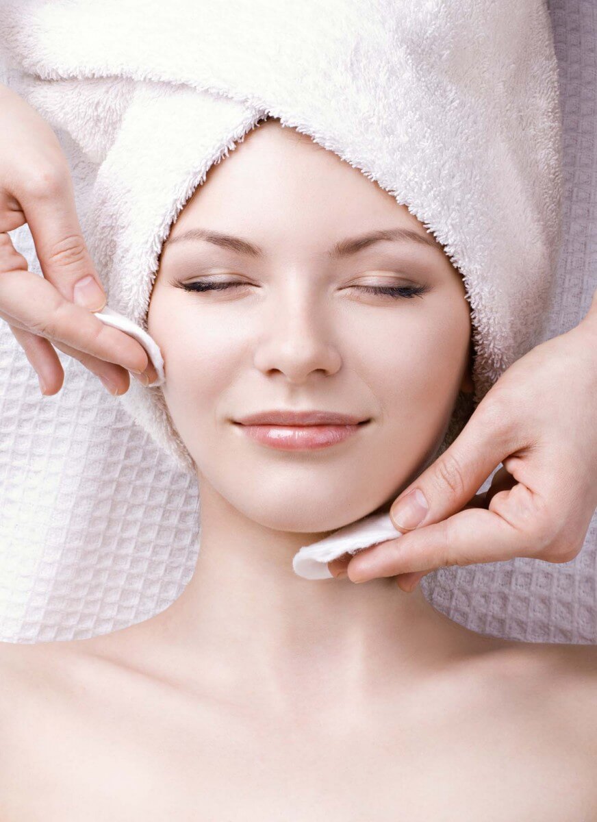 Facial Massage Organic Elements Spa